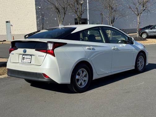 2019 Toyota Prius LE