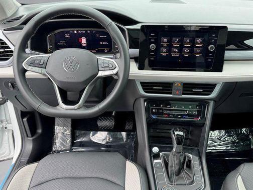 2025 Volkswagen Taos 1.5T SEL