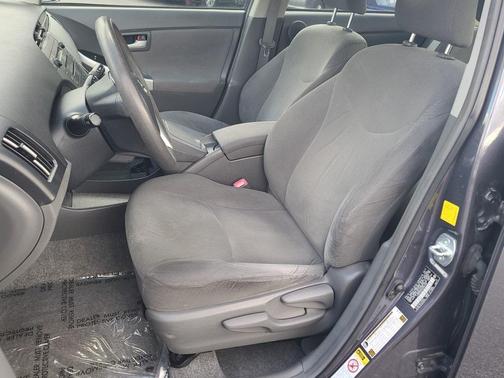 2010 Toyota Prius III