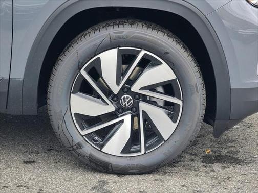 2025 Volkswagen Atlas 2.0T SE w/Technology 4MOTION