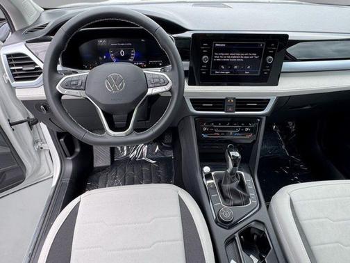 Pure White 2026 Volkswagen Taos SE