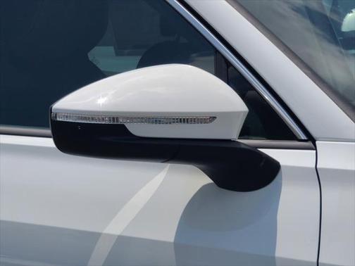 2025 Volkswagen Tiguan 2.0T SE 4MOTION