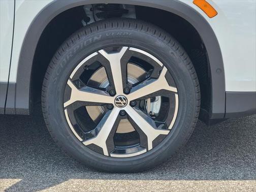 2025 Volkswagen Tiguan 2.0T SE 4MOTION