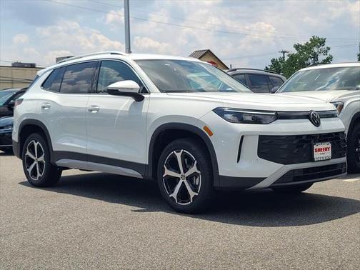 2025 Volkswagen Tiguan 2.0T SE 4MOTION