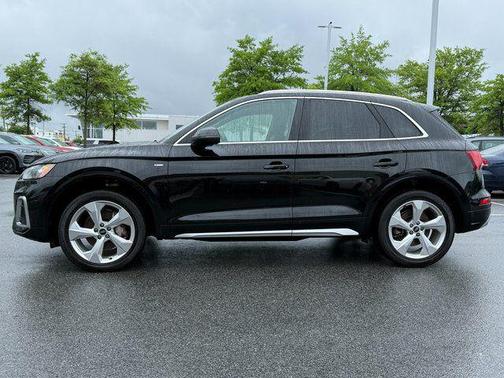 Mythos Black Metallic 2023 Audi Q5 45 S line Premium Plus