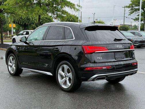 Mythos Black Metallic 2023 Audi Q5 45 S line Premium Plus