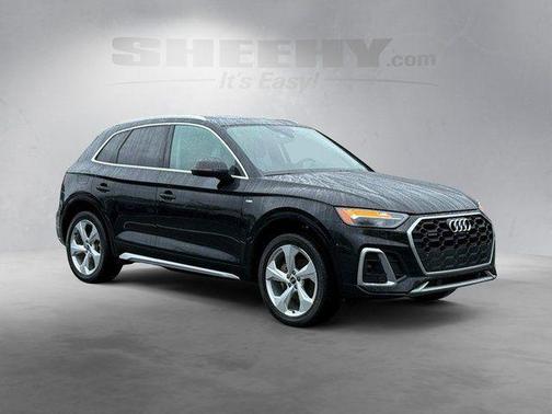 Mythos Black Metallic 2023 Audi Q5 45 S line Premium Plus
