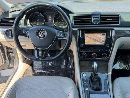 Platinum Gray Metallic 2017 Volkswagen Passat 1.8T SE w/Technology