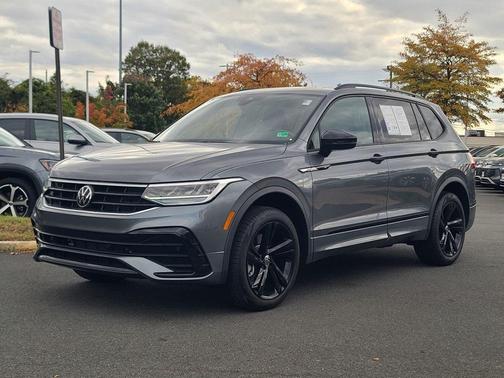 2023 Volkswagen Tiguan 2.0T SE R-Line Black