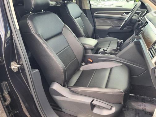 2022 Volkswagen Atlas 3.6L SE w/Technology
