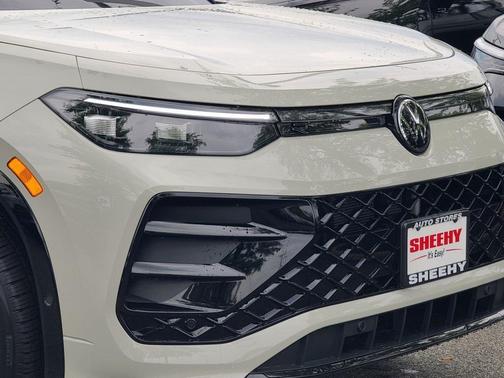 2025 Volkswagen Tiguan 2.0T SE R-Line Black