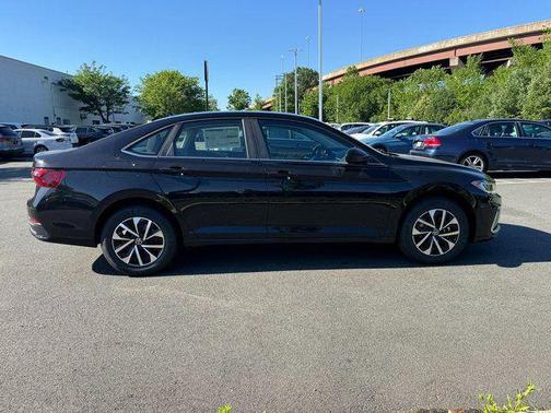 Deep Black Pearl 2026 Volkswagen Jetta 1.4T S