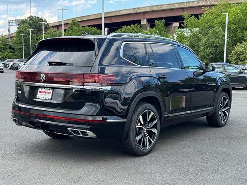Deep Black Pearl 2026 Volkswagen Atlas 2.0T SEL Premium R-Line 4MOTION