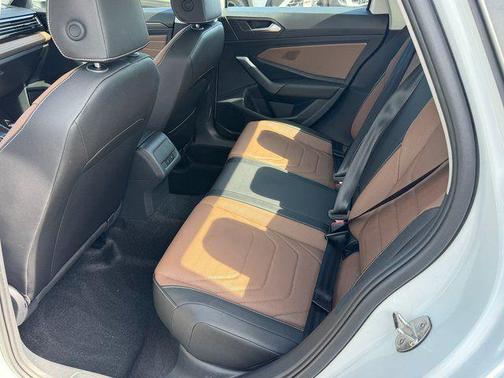 Opal White Pearl 2025 Volkswagen Jetta 1.5T SEL