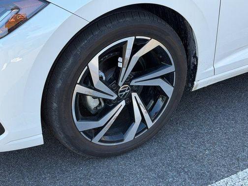 Opal White Pearl 2025 Volkswagen Jetta 1.5T SEL