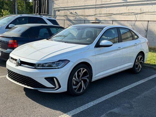 Opal White Pearl 2025 Volkswagen Jetta 1.5T SEL