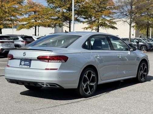 2021 Volkswagen Passat 2.0T R-Line