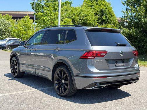 Platinum Gray Metallic 2021 Volkswagen Tiguan 2.0T SE R-Line Black