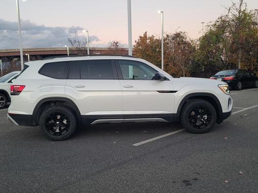 2026 Volkswagen Atlas Peak Edition