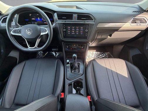 Silver Metallic 2023 Volkswagen Tiguan 2.0T SE