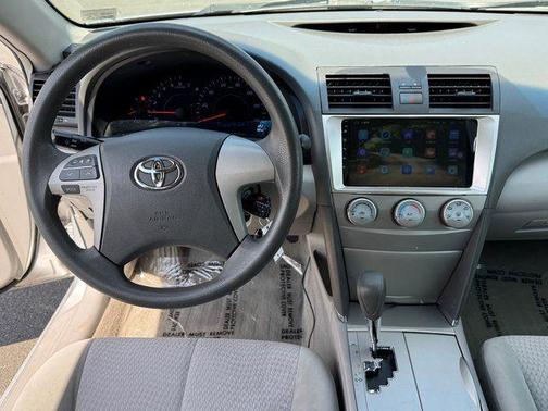 Classic Silver Metallic 2011 Toyota Camry LE