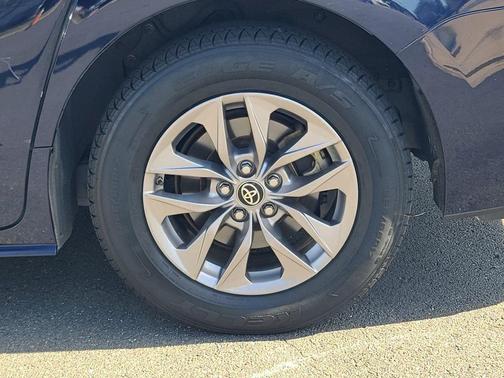 2022 Toyota Sienna LE