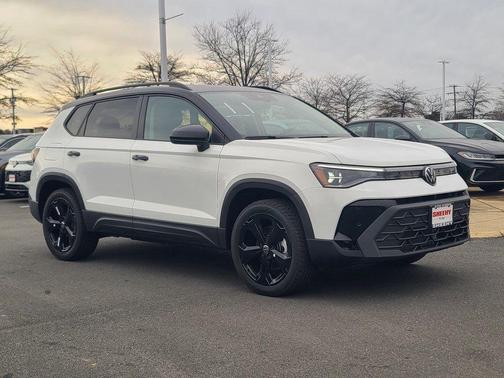 2026 Volkswagen Taos SE Black