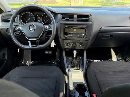 2015 Volkswagen Jetta 2.0L S