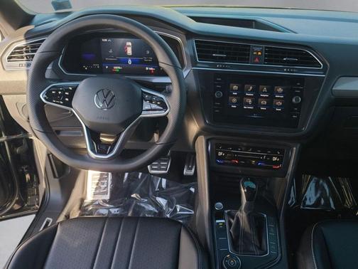 2022 Volkswagen Tiguan 2.0T SE R-Line Black 4MOTION