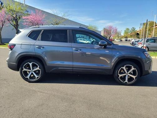 2025 Volkswagen Taos 1.5T SEL