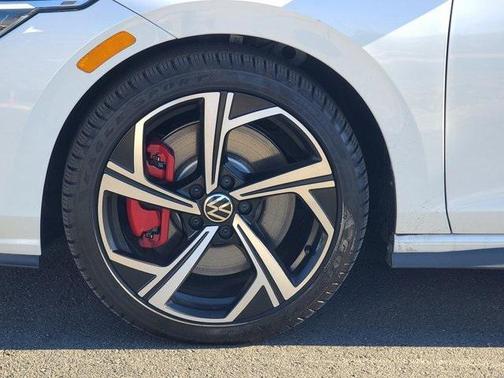 2024 Volkswagen Golf GTI 2.0T SE DSG