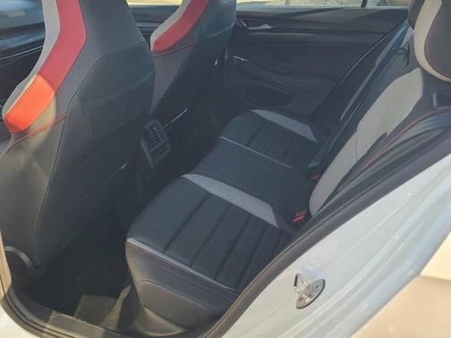 2024 Volkswagen Golf GTI 2.0T SE DSG
