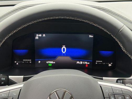 Platinum Gray Metallic 2022 Volkswagen Atlas 2.0T SE