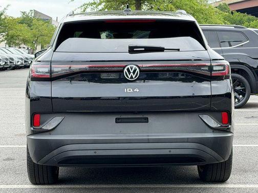 Deep Black 2024 Volkswagen ID.4 S