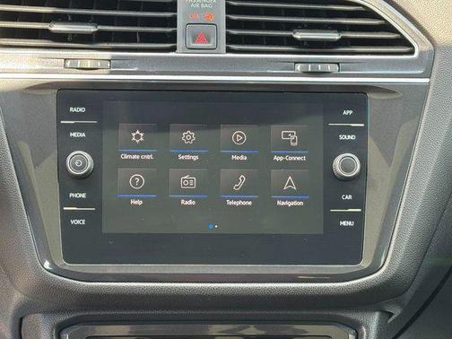Deep Black Pearl 2024 Volkswagen Tiguan 2.0T SE 4MOTION