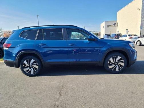2025 Volkswagen Atlas 2.0T SE w/Technology 4MOTION