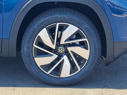 2025 Volkswagen Atlas 2.0T SE w/Technology 4MOTION
