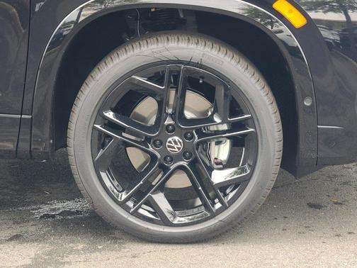2025 Volkswagen Tiguan 2.0T SE R-Line Black 4MOTION