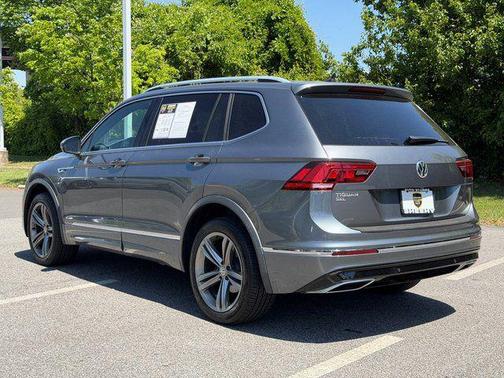Platinum Gray Metallic 2019 Volkswagen Tiguan 2.0T SEL R-Line