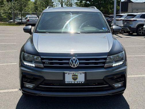 Platinum Gray Metallic 2019 Volkswagen Tiguan 2.0T SEL R-Line