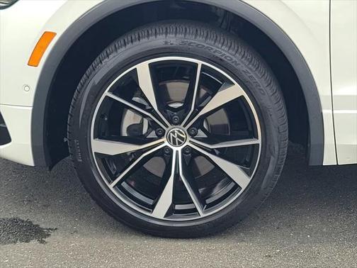 2022 Volkswagen Tiguan 2.0T SEL R-Line 4MOTION