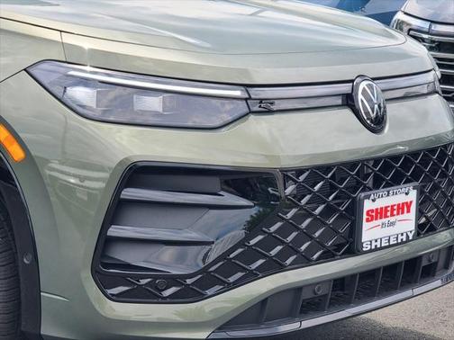 2025 Volkswagen Tiguan 2.0T SE R-Line Black 4MOTION