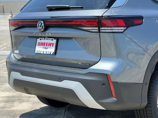 2025 Volkswagen Tiguan 2.0T SE 4MOTION