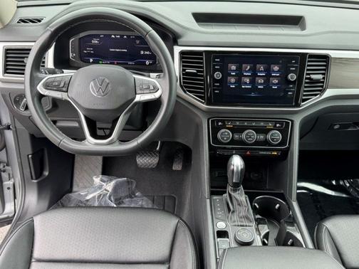 2022 Volkswagen Atlas 3.6L SE w/Technology