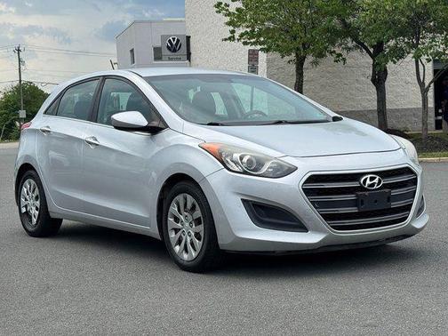 Symphony Air Silver 2017 Hyundai Elantra GT Base