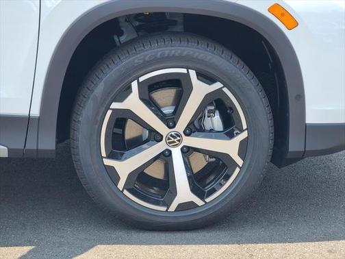 2025 Volkswagen Tiguan 2.0T SE 4MOTION