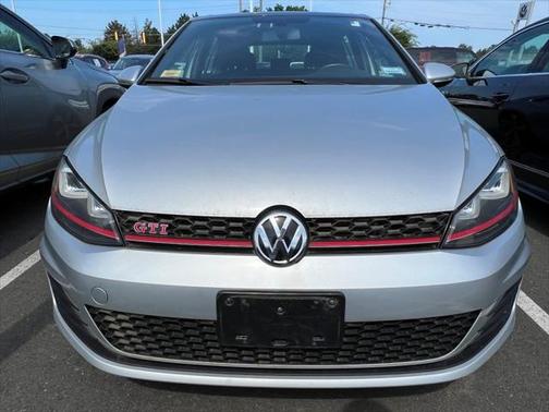 2017 Volkswagen Golf GTI 2.0T SE 4-Door