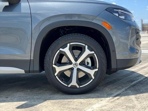 2025 Volkswagen Tiguan 2.0T SE 4MOTION
