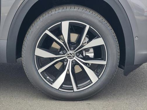 2025 Volkswagen Atlas 2.0T SEL Premium R-Line 4MOTION