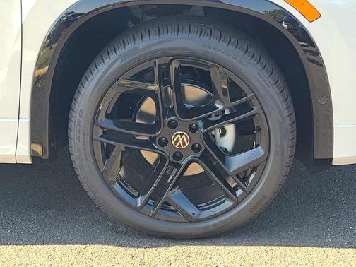 2025 Volkswagen Tiguan 2.0T SE R-Line Black